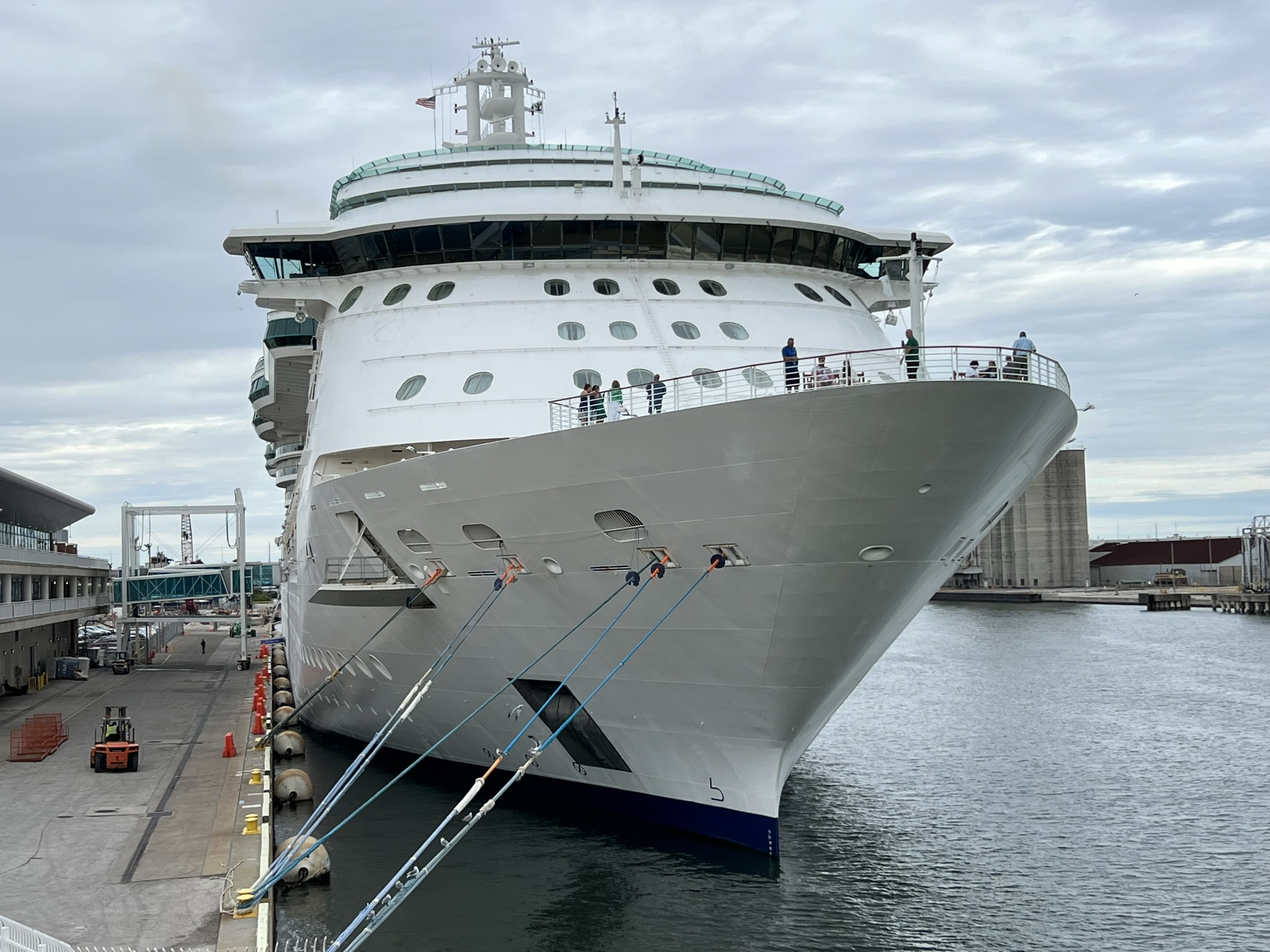 Cruise Ships – Royal Caribbean’s Cruise Ship Radiance of the Seas Leaves the Port of Tampa