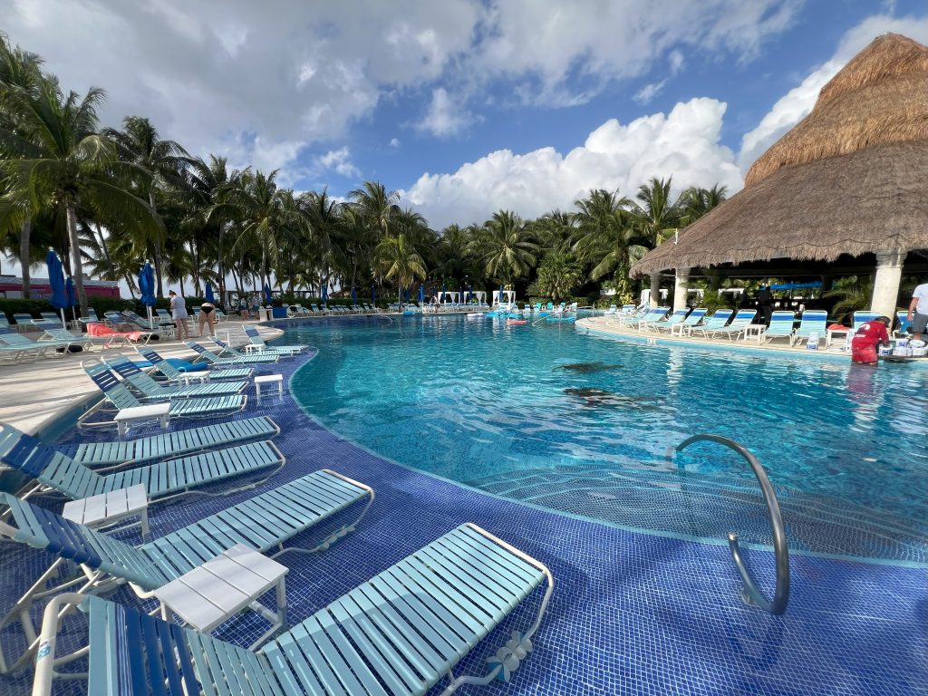 Discover the Ultimate Relaxation with Cozumel's Paradise Beach Exclusive All-Inclusive Day Pass